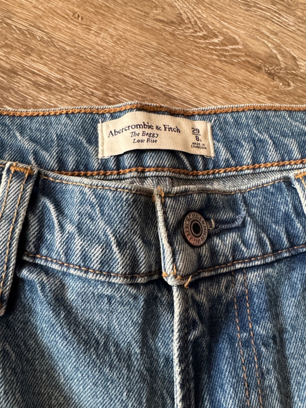 Abercrombie & Fitch The Baggy Low Rise Wide Leg Jeans - Long Length - Picture 2 of 2